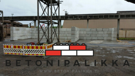 Kuva voi huijata, leveyttä rakenteella 25m ja korkeutta 3,2m @Karjalan Betoni Oy