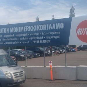 Toimitamme myös valmiit mainoskyltit valmiina pakettina.