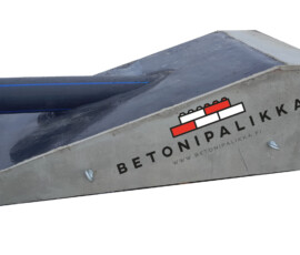 Betoninen läpivientielementti.